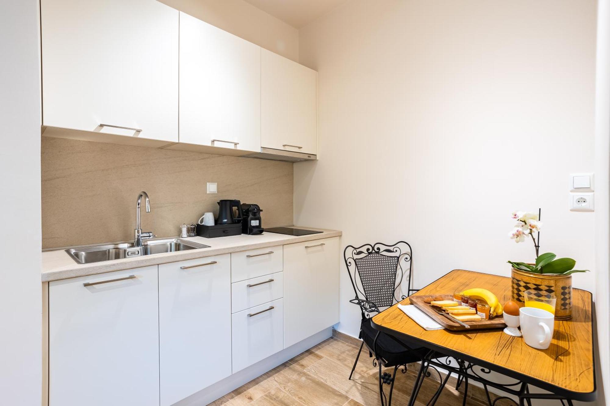 Villy'S Comfort Zone Apartments Kalamata Dış mekan fotoğraf