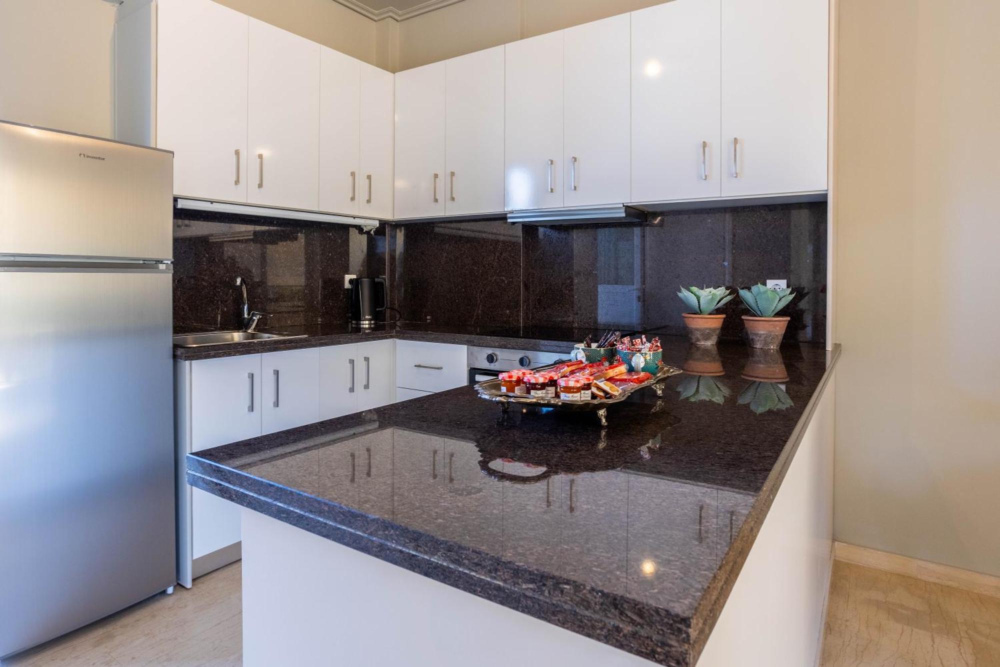 Villy'S Comfort Zone Apartments Kalamata Dış mekan fotoğraf